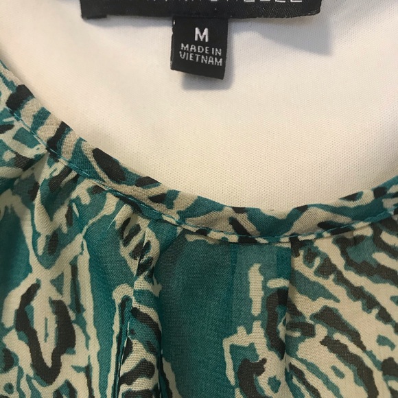 Teal pattern blouse - Picture 3 of 4